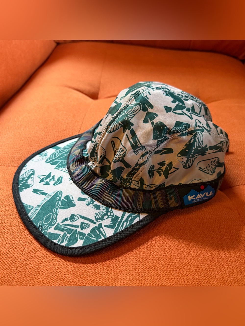 NWOT KAVU Synthetic Strap Cap in Mushroom Troop Size Small